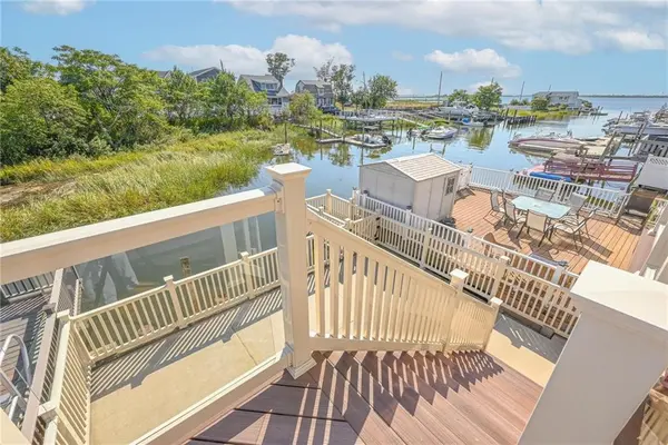 20 West 18th RD, Broad Channel, NY 11693