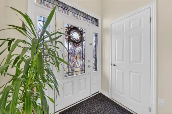 22 Moses CRES #Main, Clarington, ON L1C 0T7