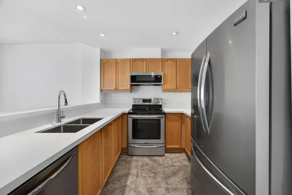 2 Toronto ST #1205, Barrie, ON L4N 9R2