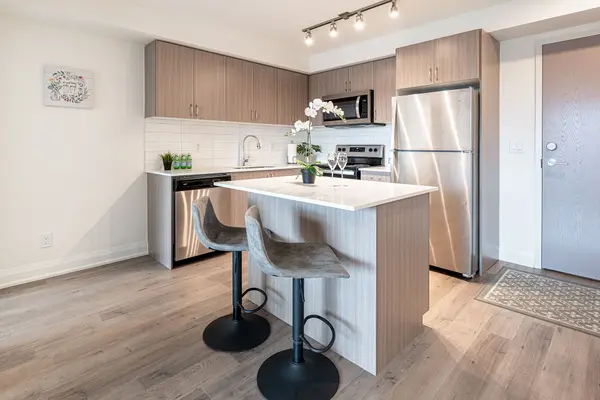 58 Lakeside TER #908, Barrie, ON L4M 0L5