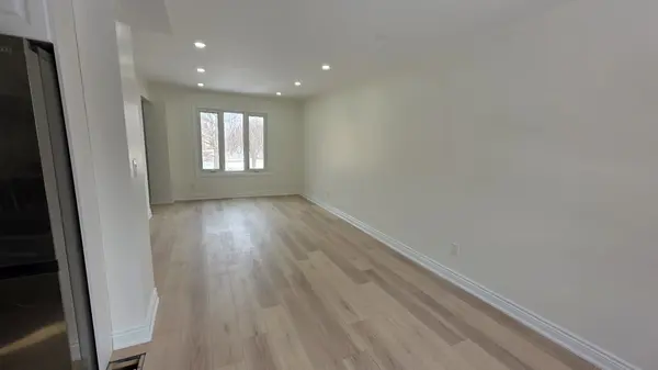 41 BLAIR CRES ##Upper, Barrie, ON L4M 5Y6