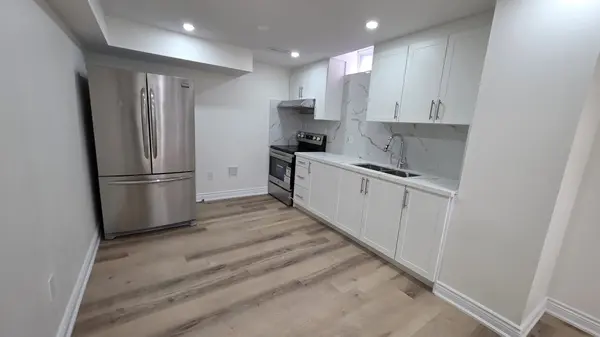 41 Blair CRES ##Bsmt, Barrie, ON L4M 5Y6