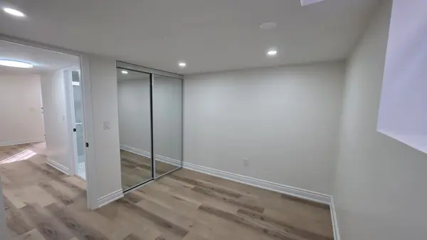 41 Blair CRES ##Bsmt, Barrie, ON L4M 5Y6