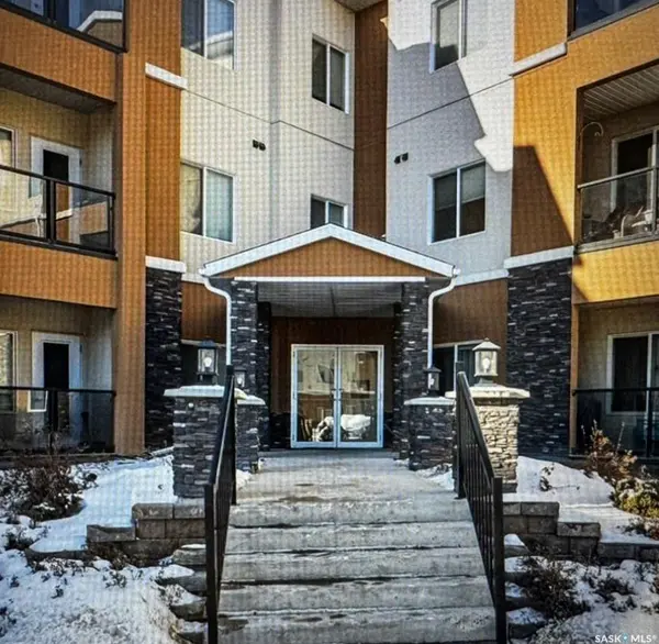 142 Pawlychenko LANE #126, Saskatoon, SK S7V 0N7