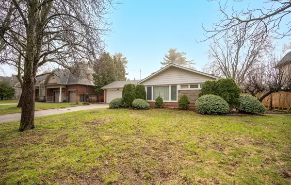 628 Shenandoah DR, Mississauga, ON L5H 1V9