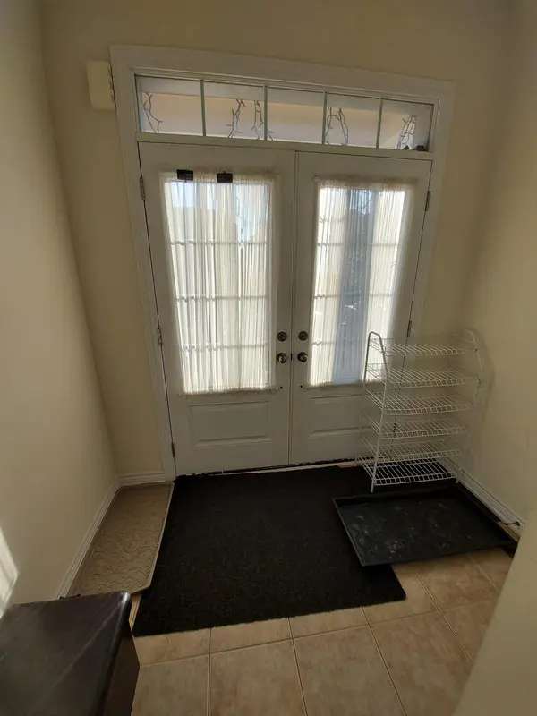 14 Ebury DR, Brampton, ON L6X 0Z3