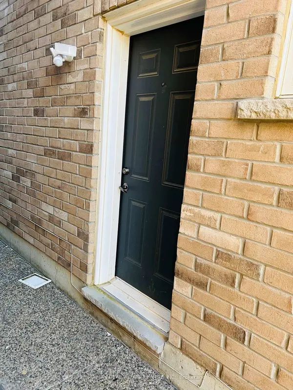 9 Iguana TRL #Basement, Brampton, ON L7A 4N2