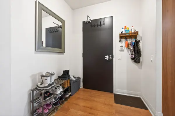 5 Valhalla Inn RD #2111, Toronto W08, ON M9B 0B1