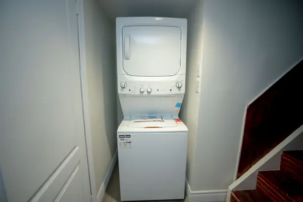 521 Wildwood DR #Lower, Oakville, ON L6K 1V1