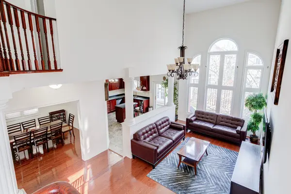 37 Denim DR, Brampton, ON L6P 2R3