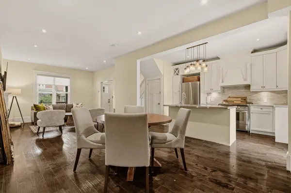 104 Barnesdale AVE N, Hamilton, ON L8L 6S5