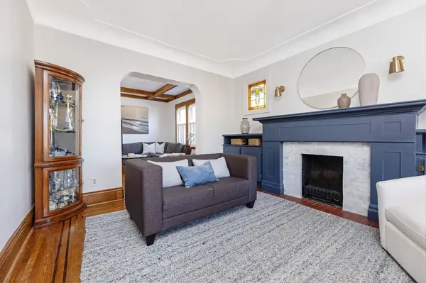 123 Hillcrest AVE, Hamilton, ON L8P 2X1