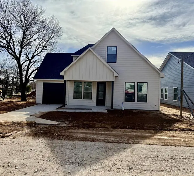 203 W Cherry Street, Nocona, TX 76255