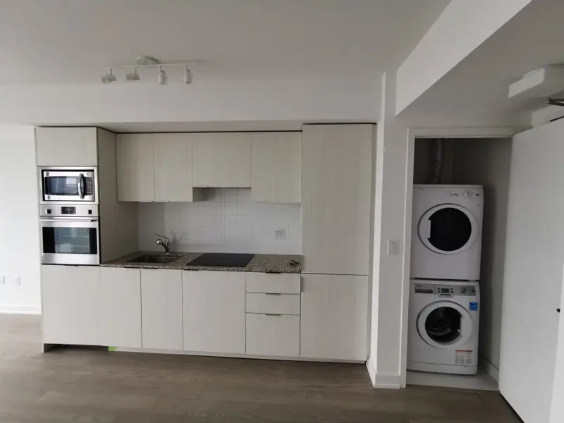 11 Wellesley ST W #3101, Toronto C01, ON M4Y 1E8