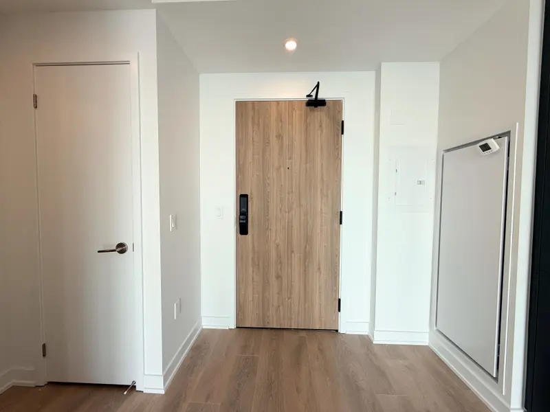 1 Fairview RD #1410, Mississauga, ON L6A 4C6