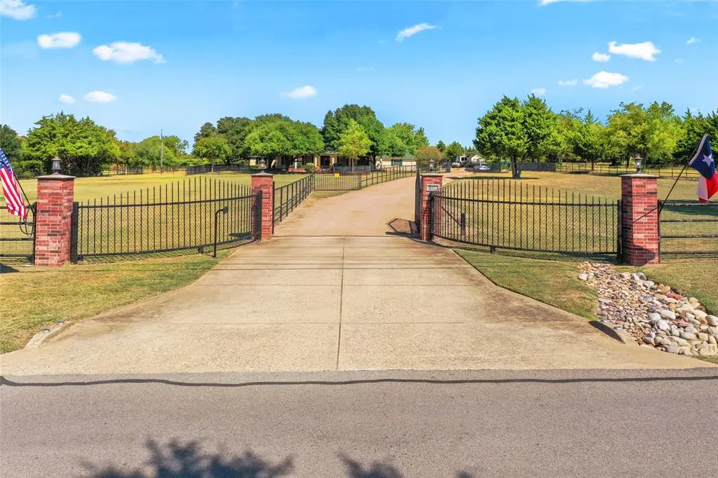 4451 Shiloh Road, Midlothian, TX 76065