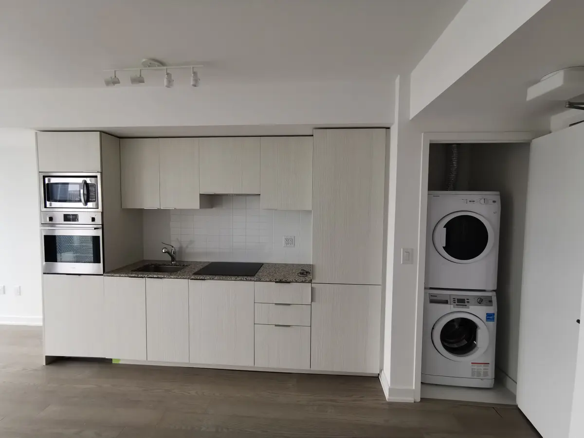 11 Wellesley ST W #3101, Toronto C01, ON M4Y 1E8