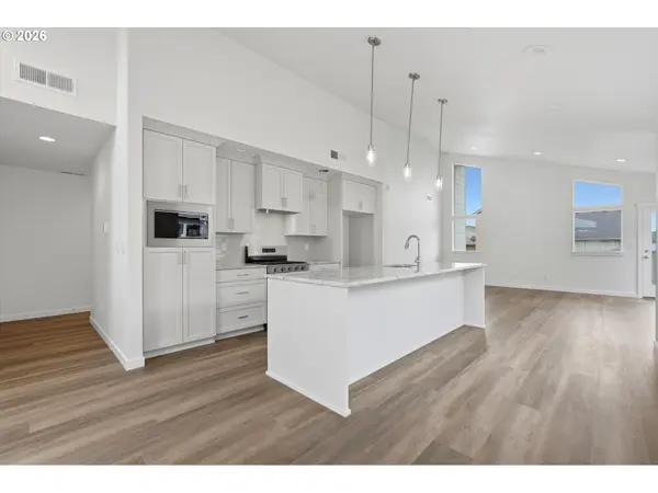 1723 SE Hankel ST, Dallas, OR 97338