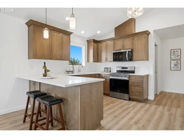 1531 SE Hankel ST, Dallas, OR 97338