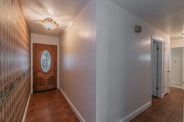 5828 Westcrest Drive W, Edgecliff Village, TX 76134