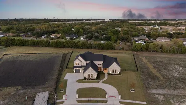 324 Chapel View Court, Heath, TX 75032