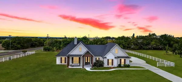 101 Sky Way, New Fairview, TX 76078