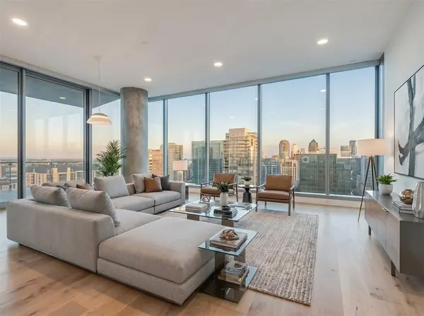 3130 N Harwood Street #2606, Dallas, TX 75201