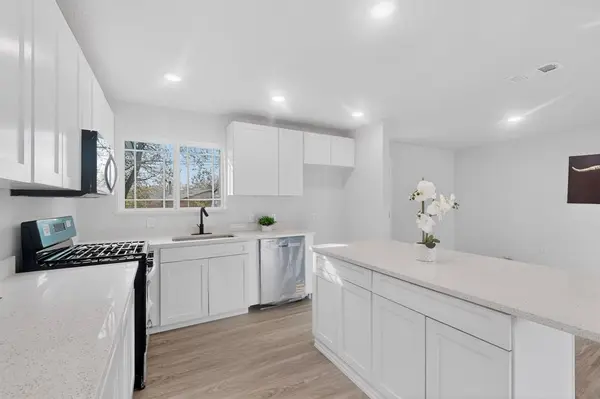 4540 Western Oaks Drive, Dallas, TX 75211