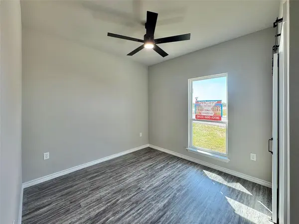 300 Rike Road, Mabank, TX 75147