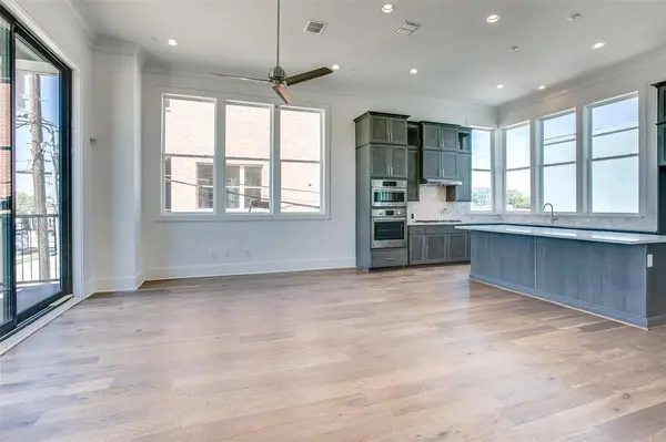 211 Carroll Street, Fort Worth, TX 76107