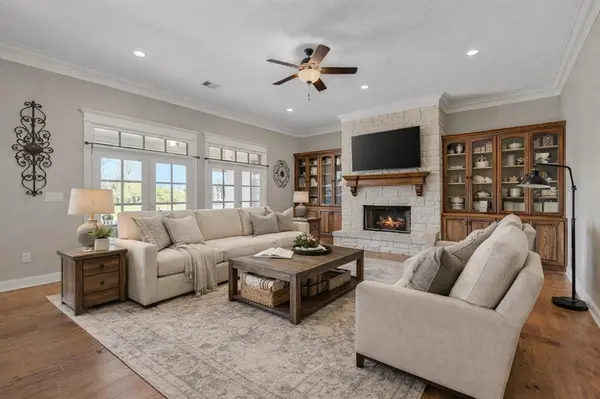 529 Perry Lane, Robinson, TX 76706