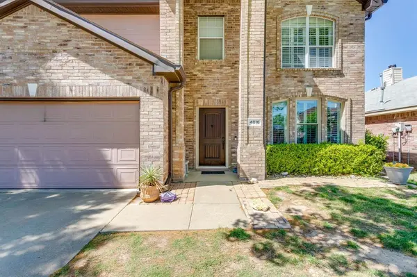 4816 Sleepy Ridge Circle, Fort Worth, TX 76133