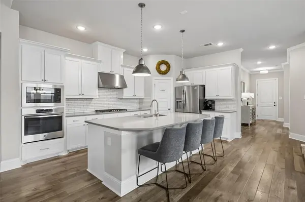 2012 Crescent Street, Fort Worth, TX 76008