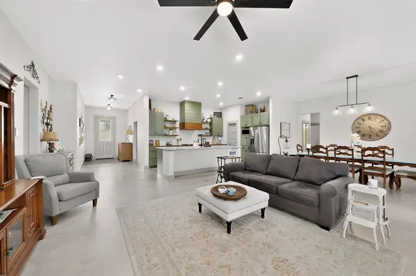 613 Kentucky Town Road, Whitewright, TX 75491