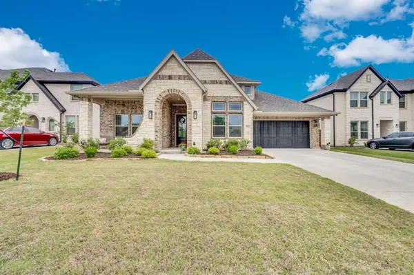922 Cardinal Drive, Midlothian, TX 76065