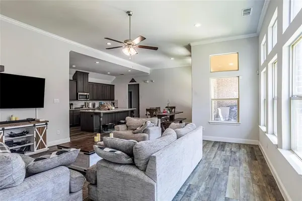 904 Parkside Drive, Argyle, TX 76226