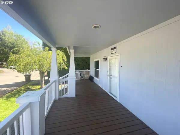 18277 S TREETOP DR #116, Oregon City, OR 97045