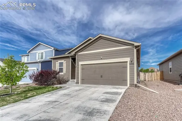 6262 Meadowbank LN, Colorado Springs, CO 80925
