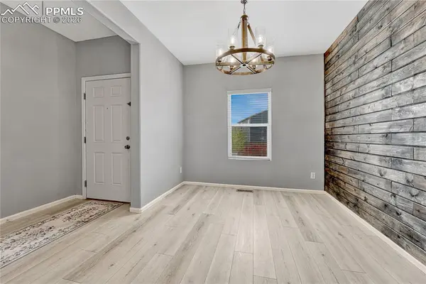 6262 Meadowbank LN, Colorado Springs, CO 80925