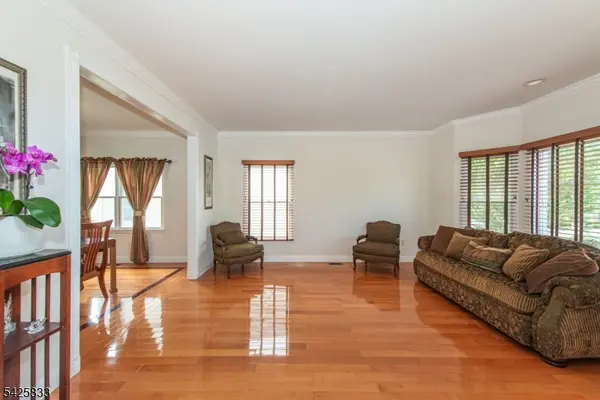 17 Nicole Lane, Parsippany-troy Hills Twp., NJ 07054