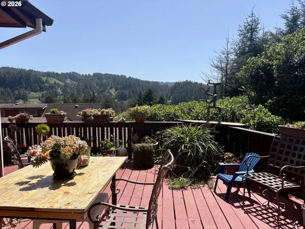 19921 WHALESHEAD RD #OV9, Brookings, OR 97415