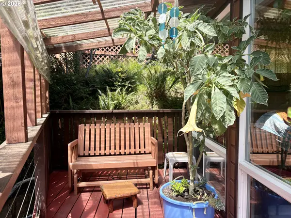 19921 WHALESHEAD RD #OV9, Brookings, OR 97415