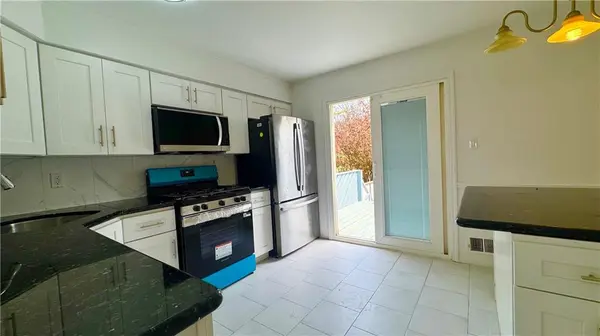 33 Lillie LN, Staten  Island, NY 10314