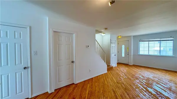 33 Lillie LN, Staten  Island, NY 10314