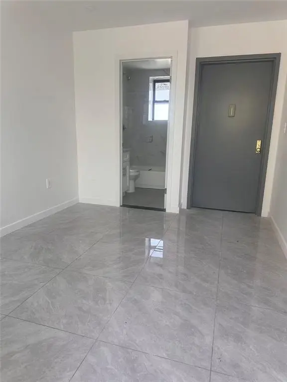 611 53rd ST #4A, Brooklyn, NY 11220