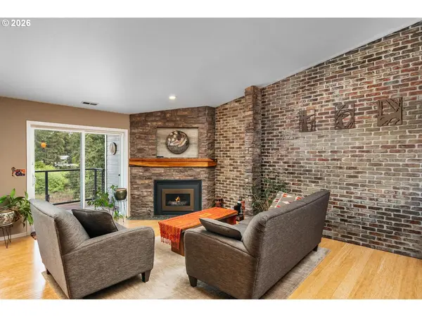 1840 REES HILL RD #19, Salem, OR 97306