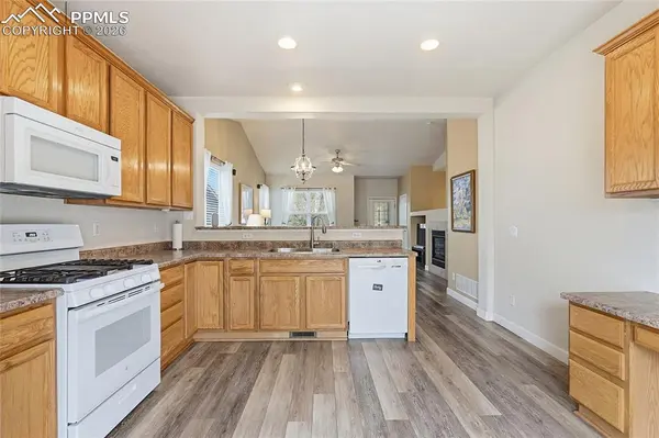 6642 Glowing Valley DR, Colorado Springs, CO 80923