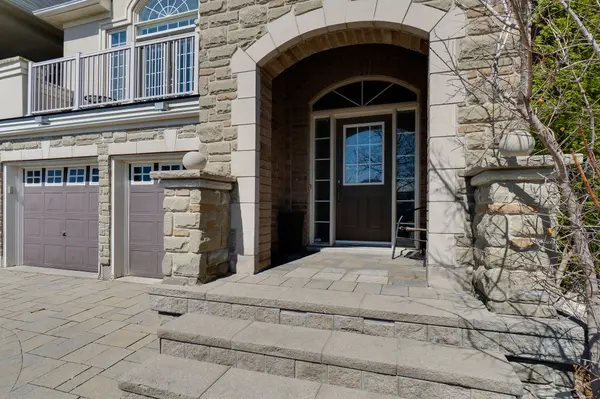 38 Bowkett DR, Richmond Hill, ON L4E 0J7