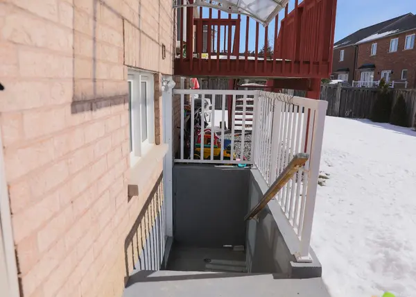 7 Tarmack AVE #BSMNT, Richmond Hill, ON L4E 0E6