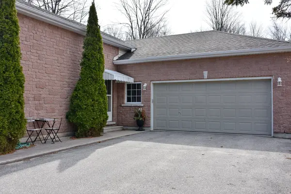 8 Pridham CT, Wasaga Beach, ON L9Z 1M4